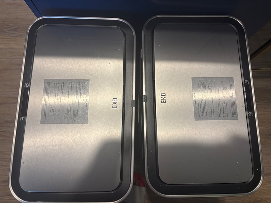 Motion detection trash can