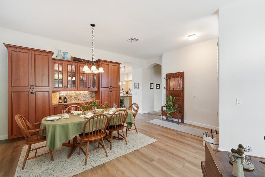 Dining Room - table can be extended to accommodate 8 diners.