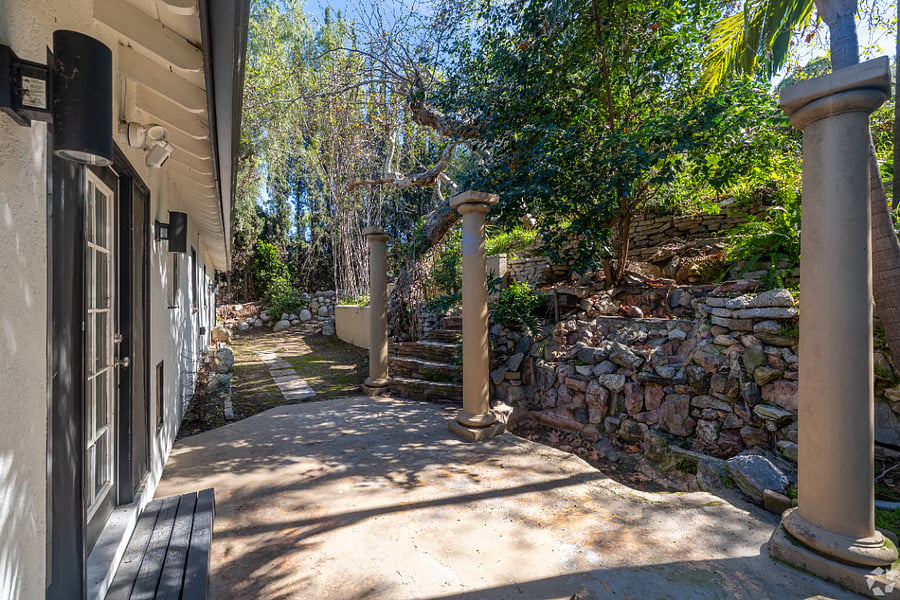 Furnished Finder property 1007236_1 photo 16