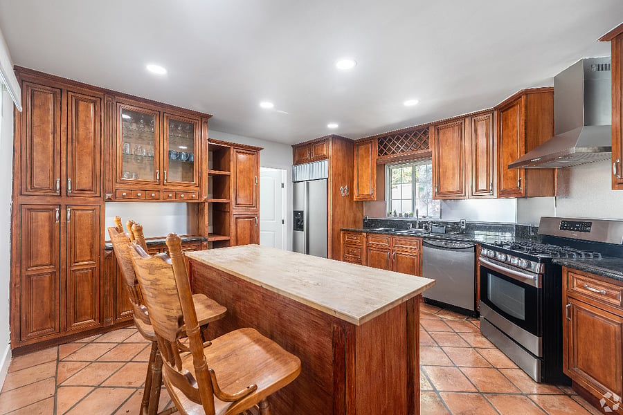 Furnished Finder property 1007236_1 photo 8