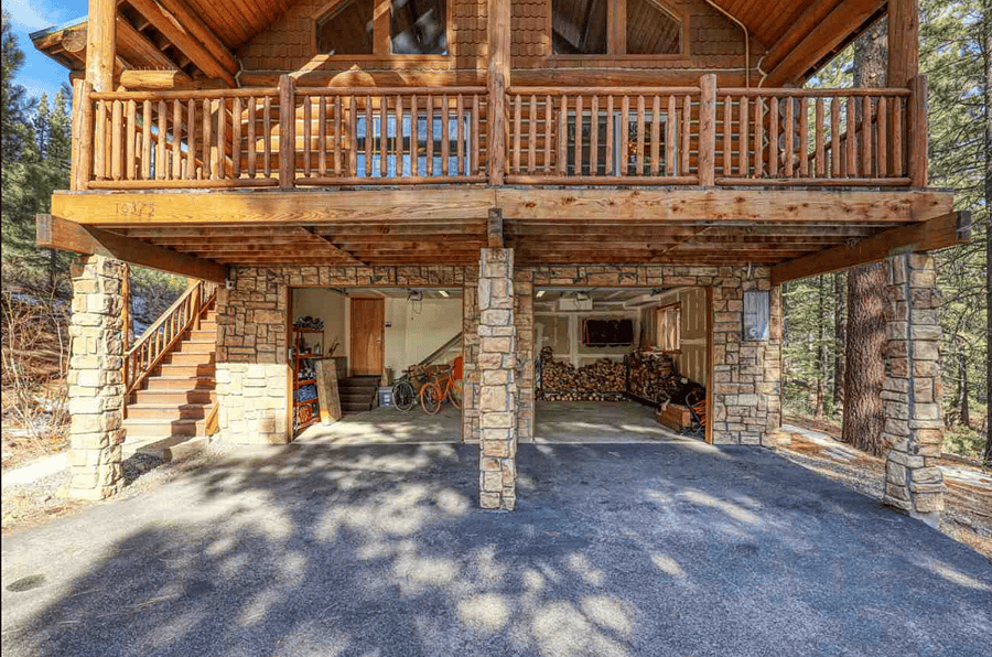 2-car garage with entry to home
