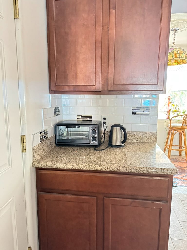 Toaster and tea kettle