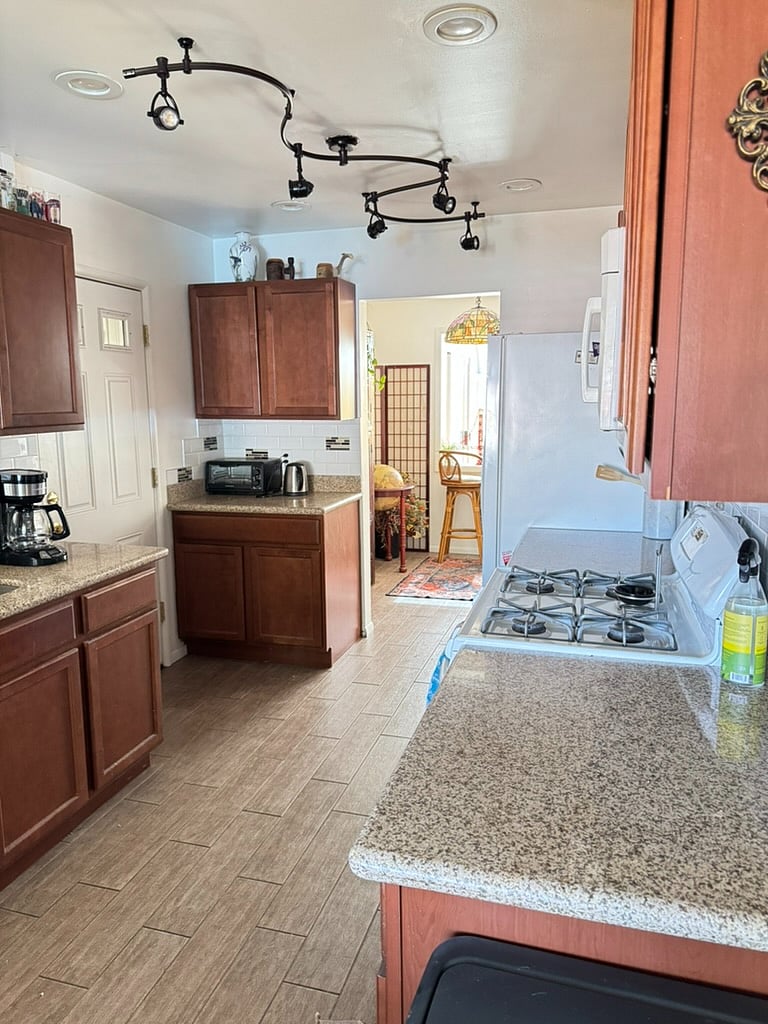 Furnished Finder property 1007254_1 photo 30