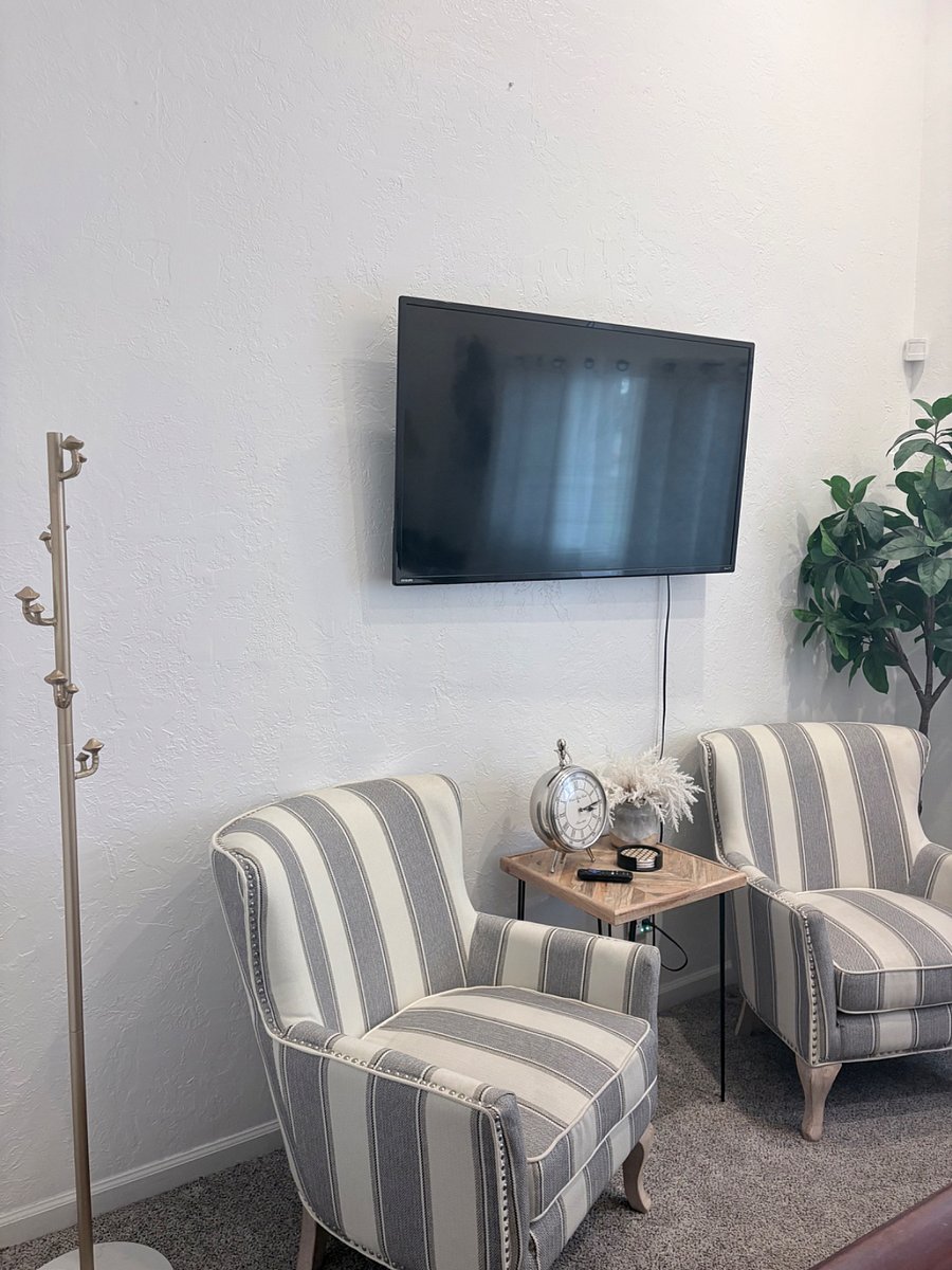 Master King Bedroom - Smart TV