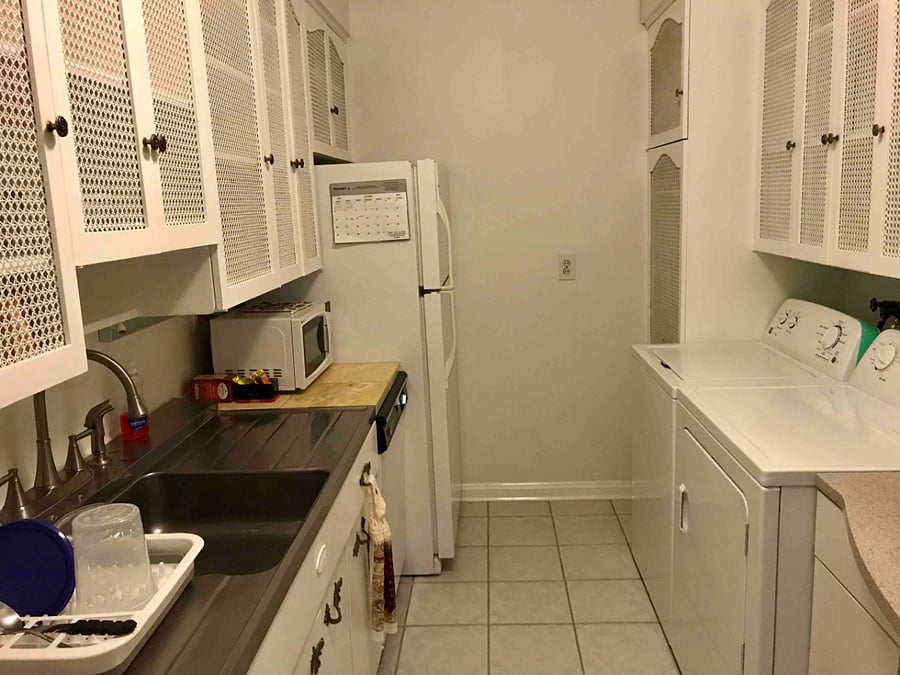 Full kitchen