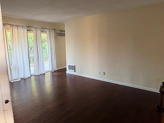 Furnished Finder property 1007307_1 photo 3