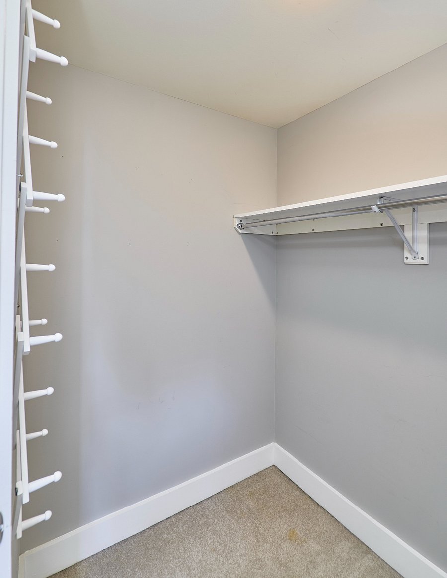 Walk in Closet