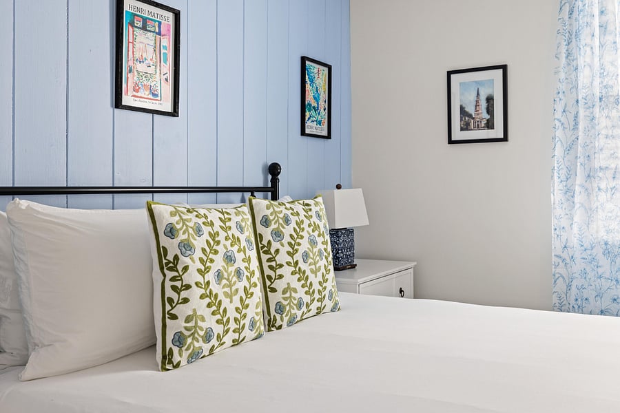 Bedroom #2 - Queen Guest Room