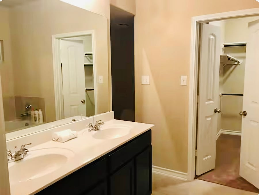 Master bath dual vanity