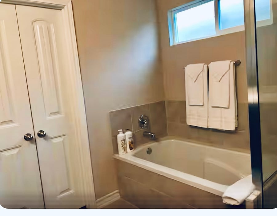 Master bathroom garden tub