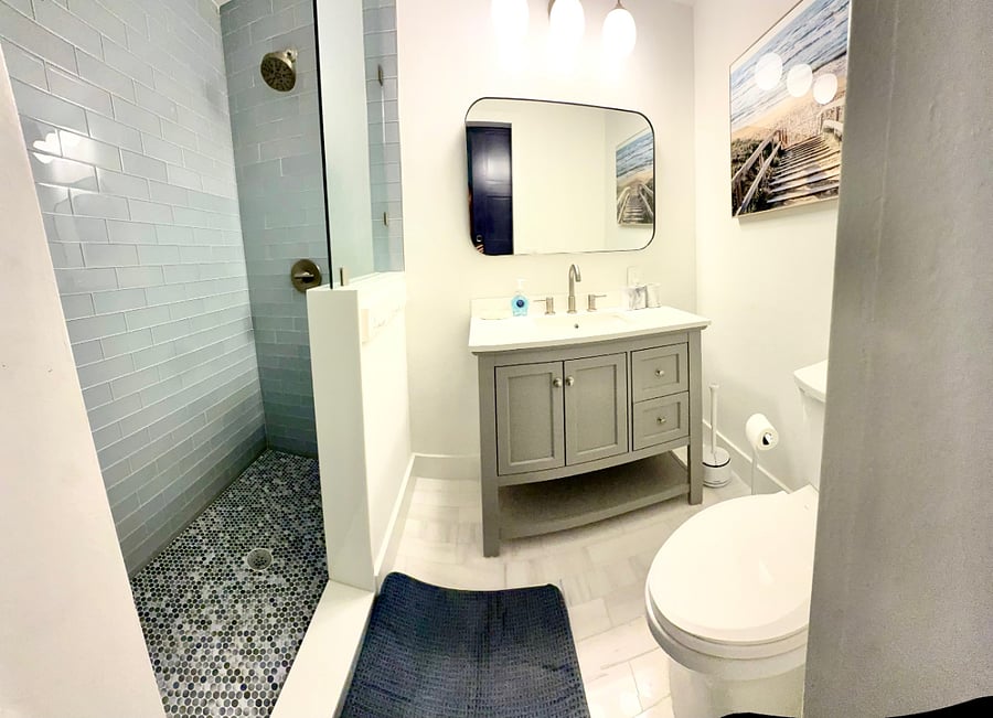 Upstairs Shared Bathroom