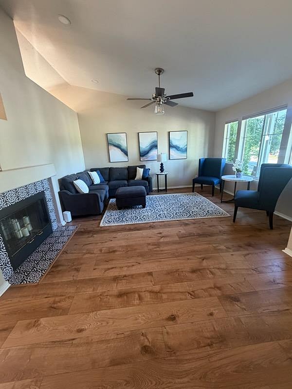 Furnished Finder property 1007496_1 photo 3