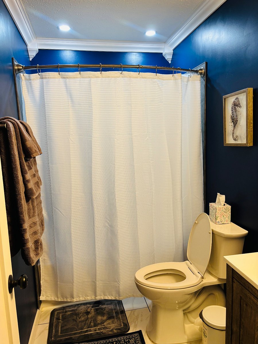 Bathroom 1 (Ground level)