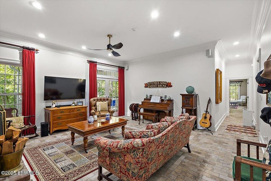 Furnished Finder property 1007550_1 photo 9