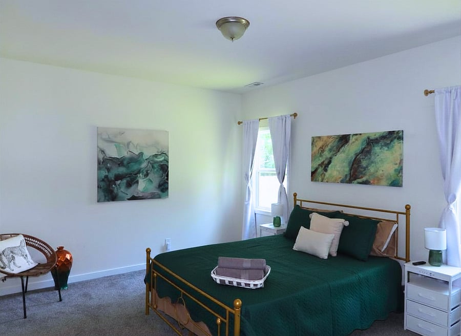 Secondary bedroom