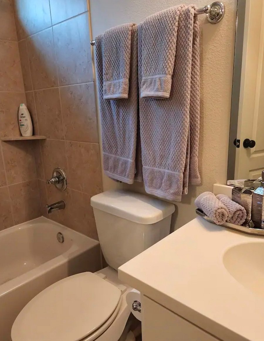 2nd Bathroom