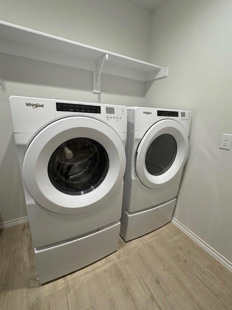 Furnished Finder property 1007755_1 photo 24