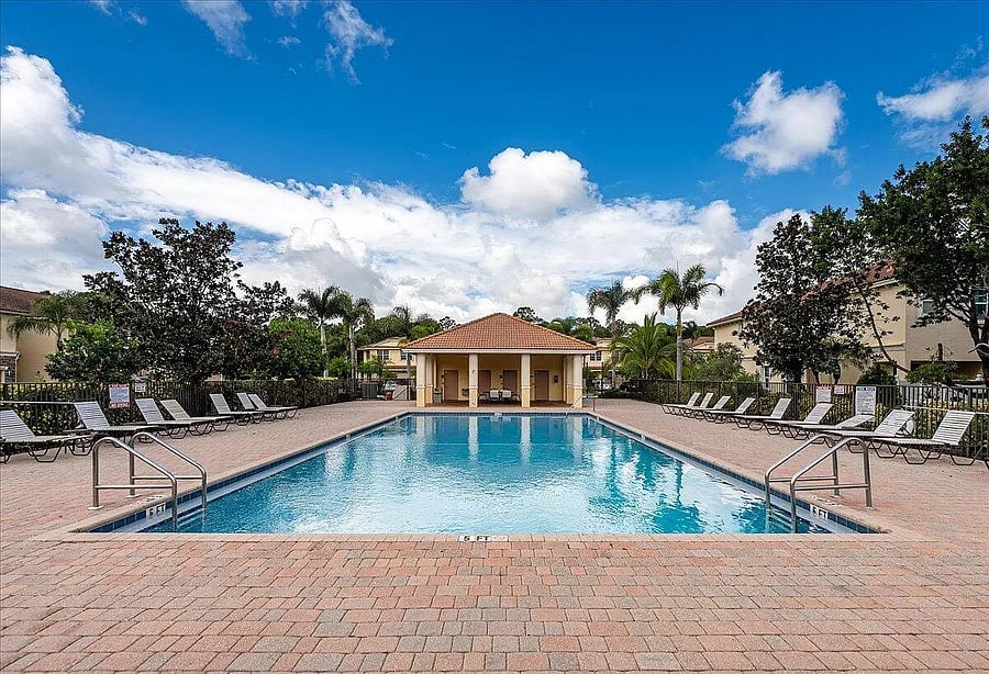 Furnished Finder property 1007853_1 photo 16