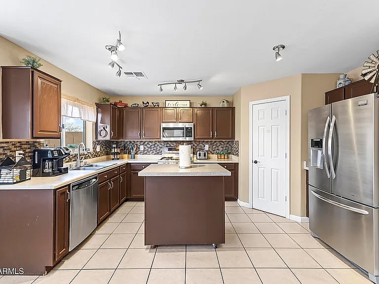 Furnished Finder property 1007857_1 photo 7