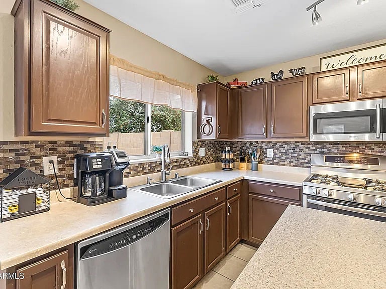 Furnished Finder property 1007857_1 photo 8