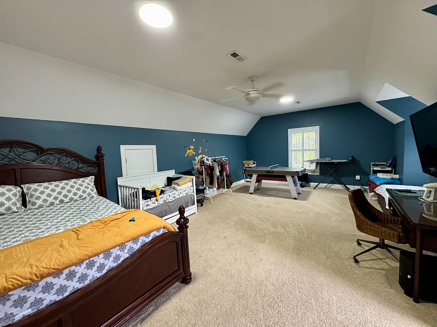 Bonus room with 2 beds, Treadmill, and games