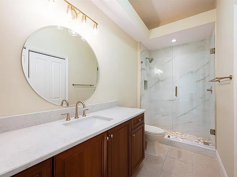 Bathroom #2 Jack and Jill
