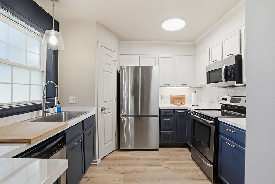 Fully Equipped Kitchen with Modern Appliances
