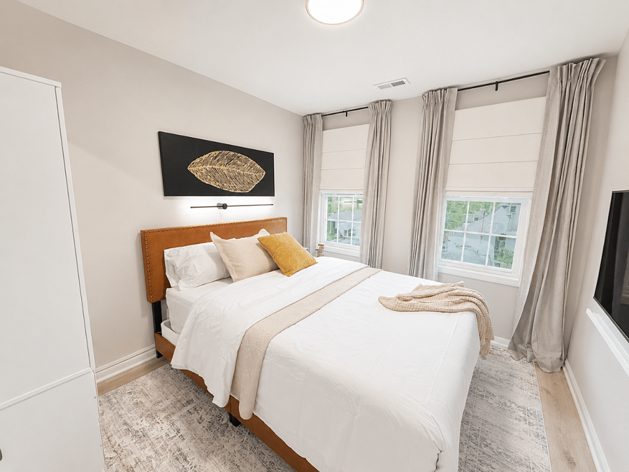verything you need is within reach, including a mini refrigerator, coffee station, Smart TV, and comfortable queen bed for a move-in-ready living experience.