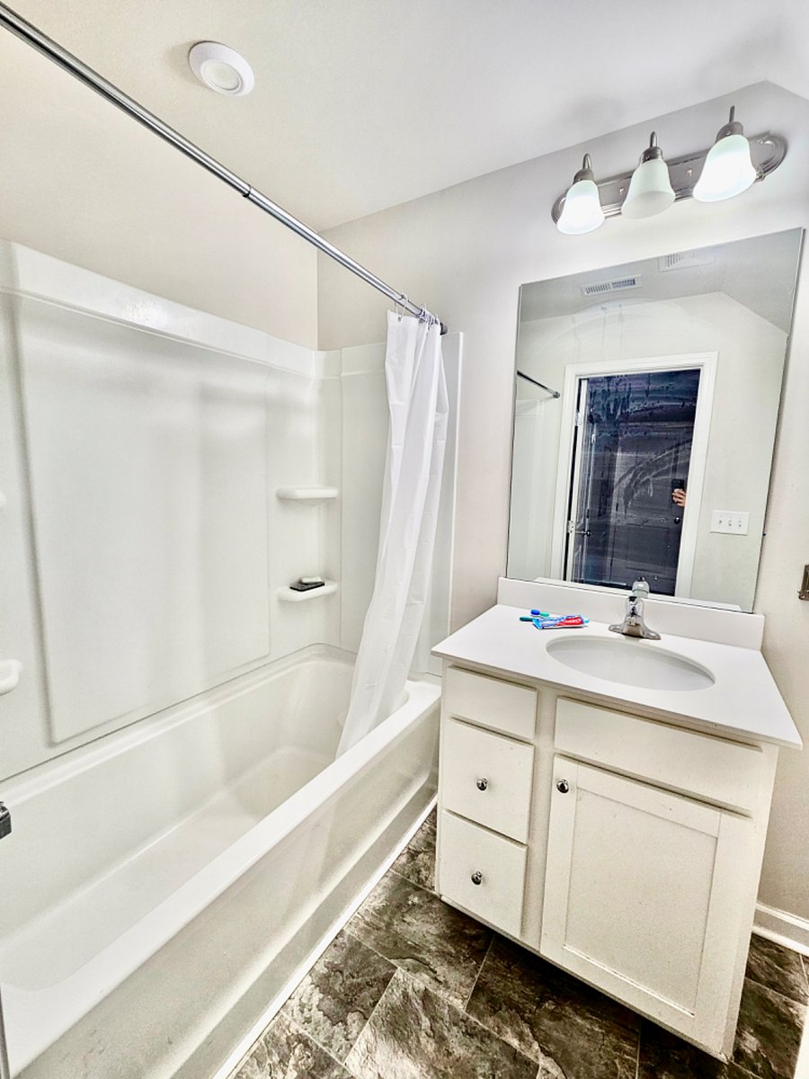 guest bedroom upstairs bathroom 