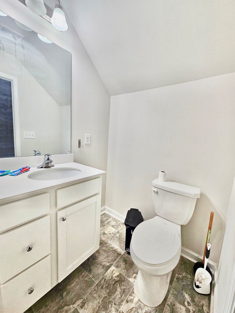 guest bedroom upstairs bathroom 