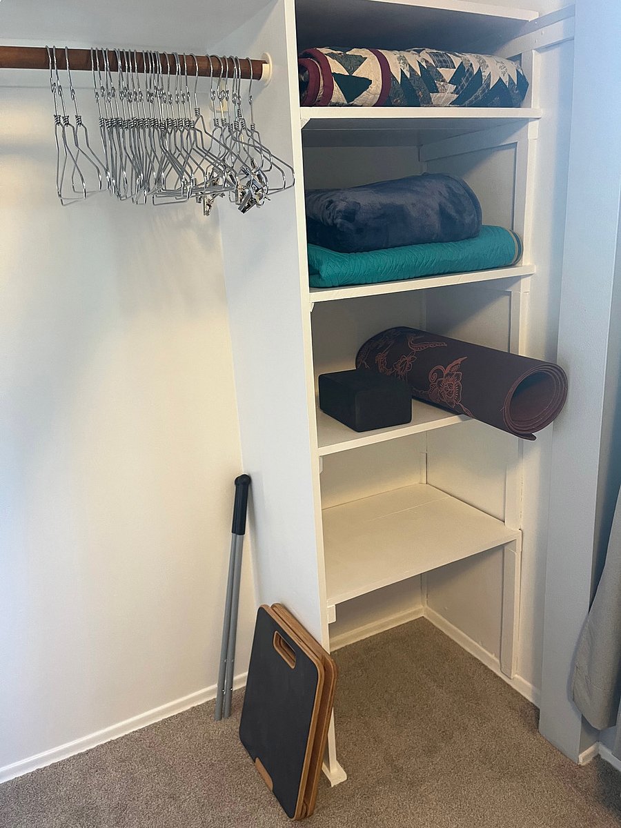 Blankets, yoga gear, plant board, Aeroski ski handles.