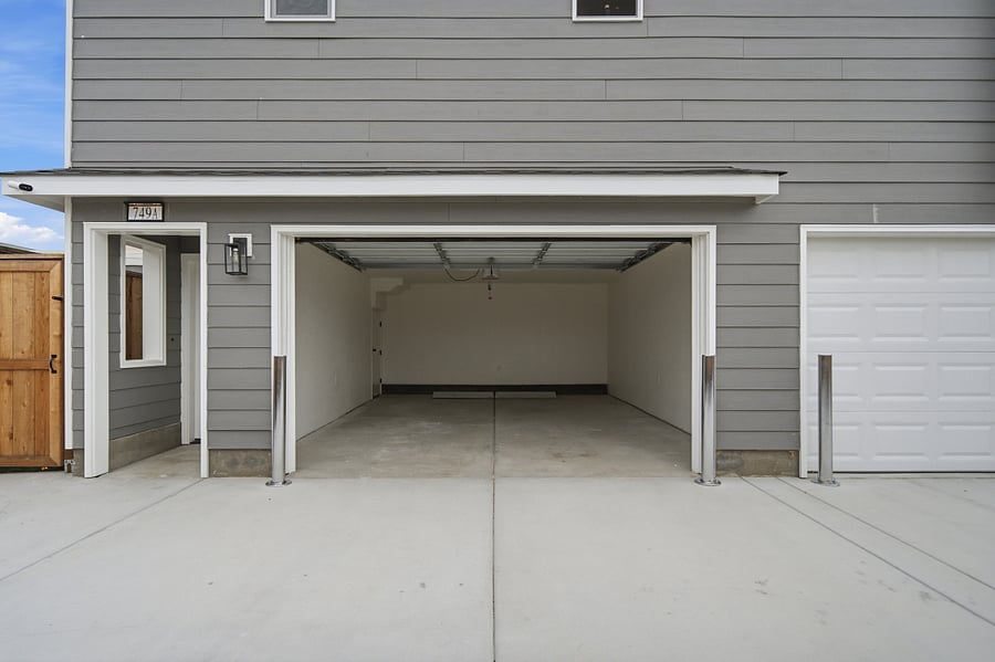 Private 1.5 Car Garage