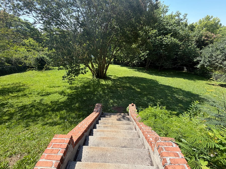 Huge fully fenced yard!