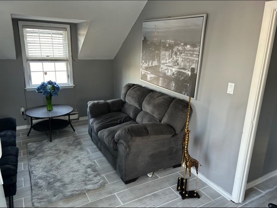 FURNISHED APT Living room