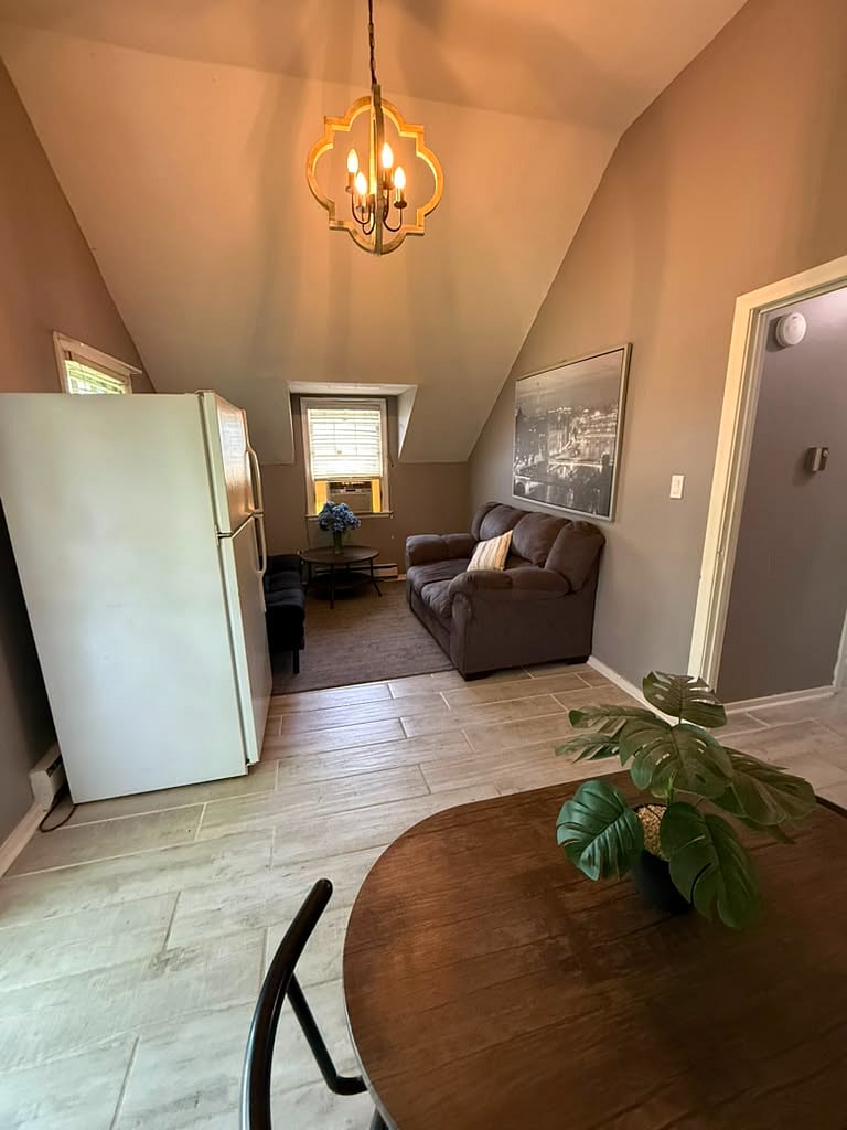 FURNISHED APT LIVING ROOM