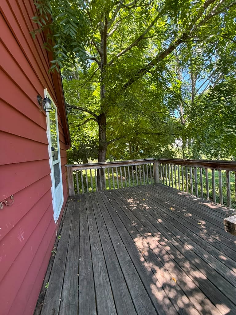 FURSNIHED APARTMENT PRIVATE DECK