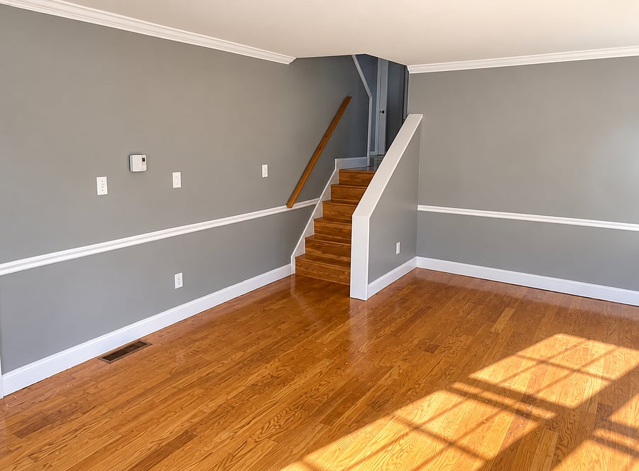 MAIN HOUSE: LIVING ROOM