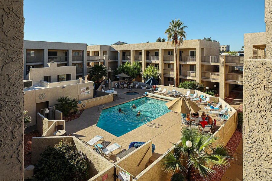 Pool / hot tub