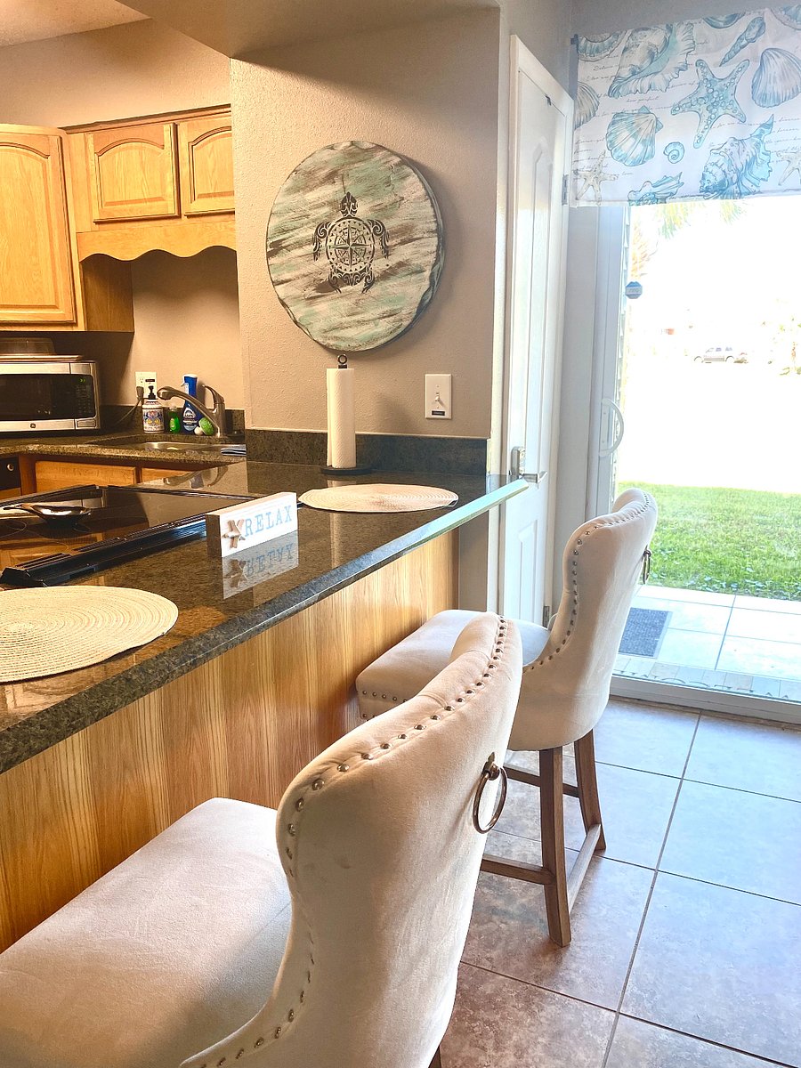 Kitchen bar