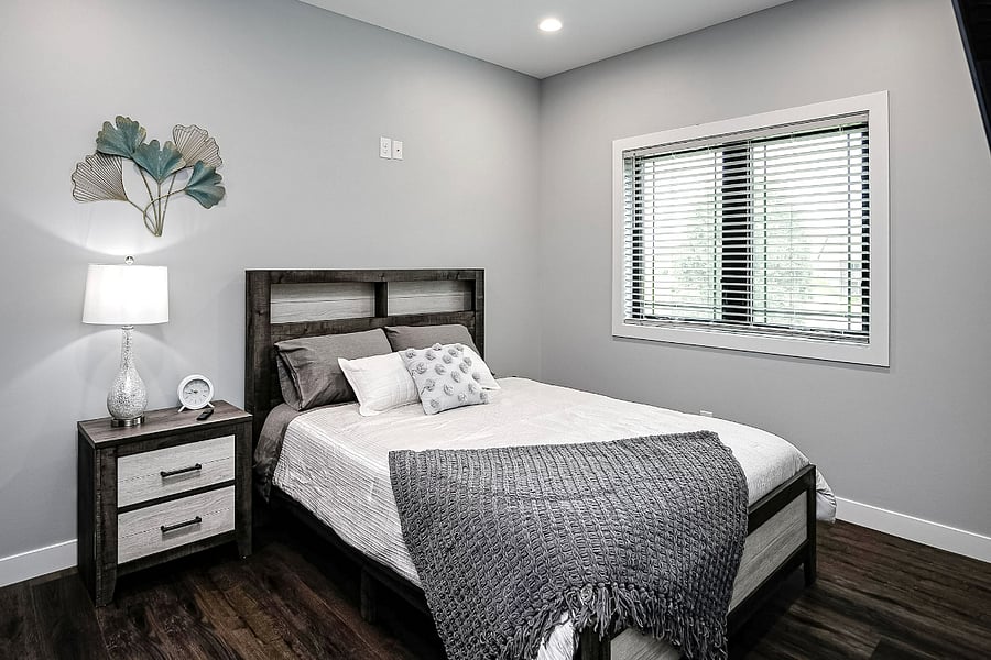 Main floor Bed rm Queen bed