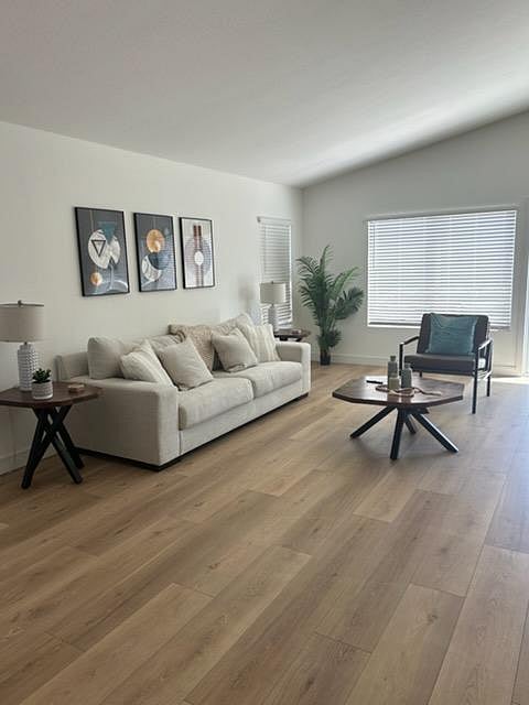 Furnished Finder property 1008327_1 photo 3
