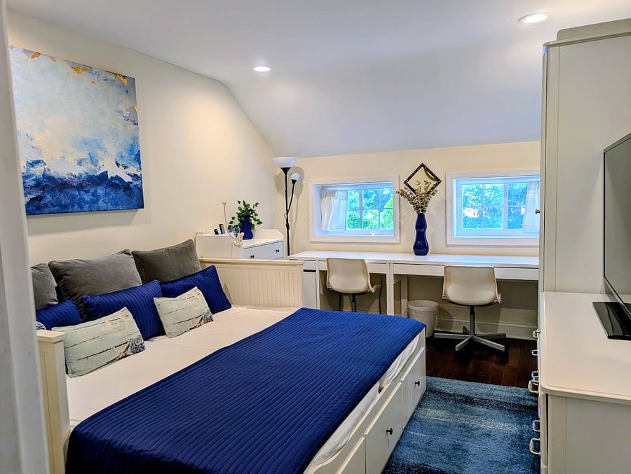 Guestroom/Office on 1st Fl
