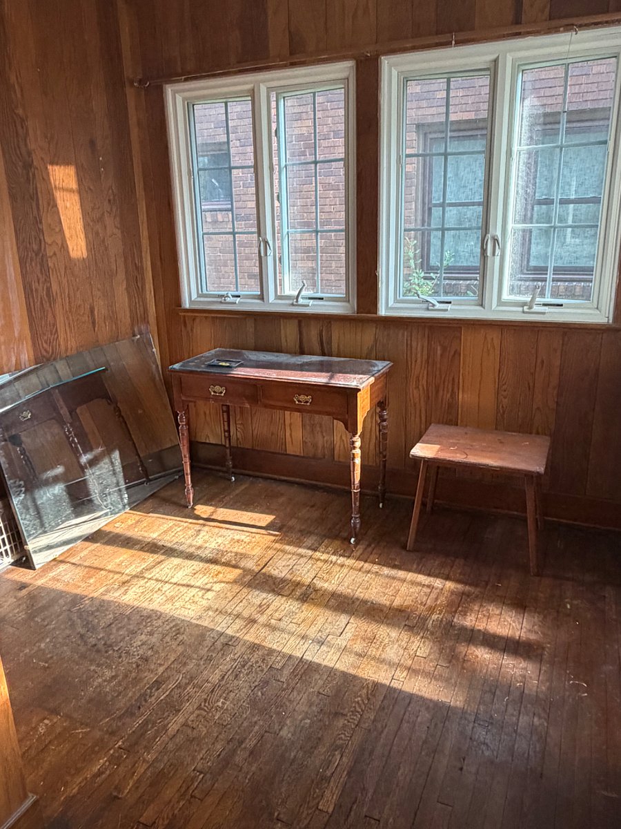 Dedicated office with desk