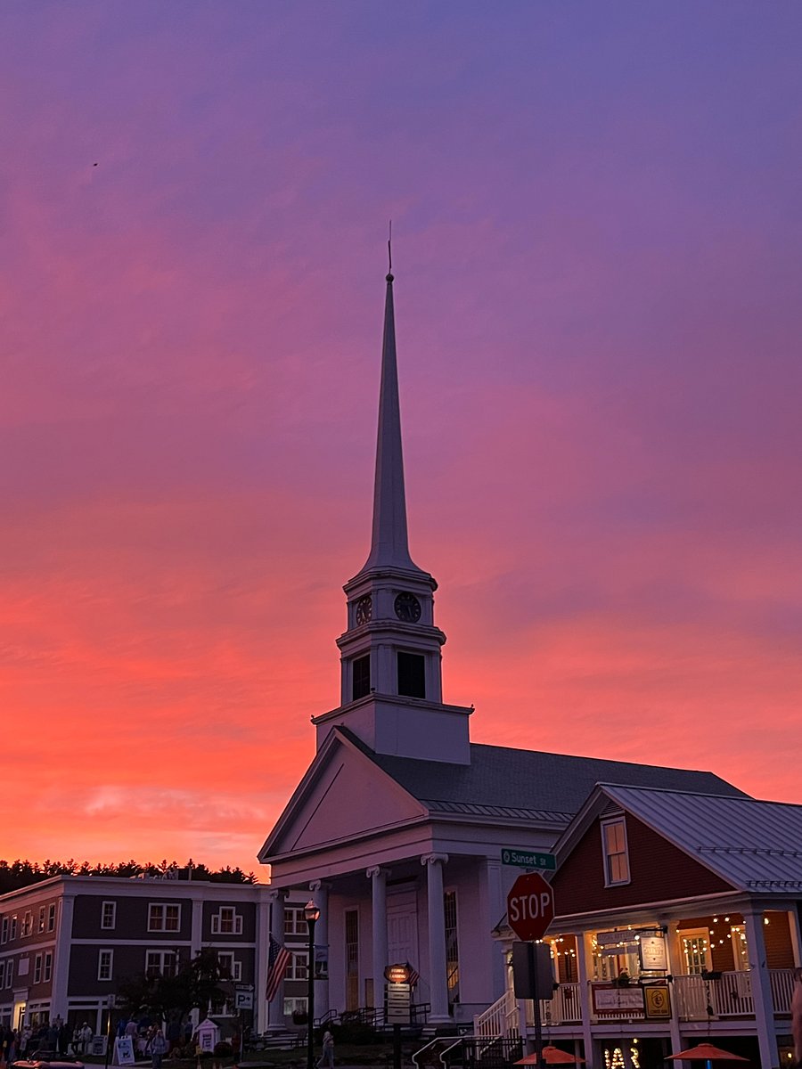 Stowe's iconic Community Church is visible from the Loft. Hear the church bells on the hour during daytime hours. This is Vermont's tallest steeple.