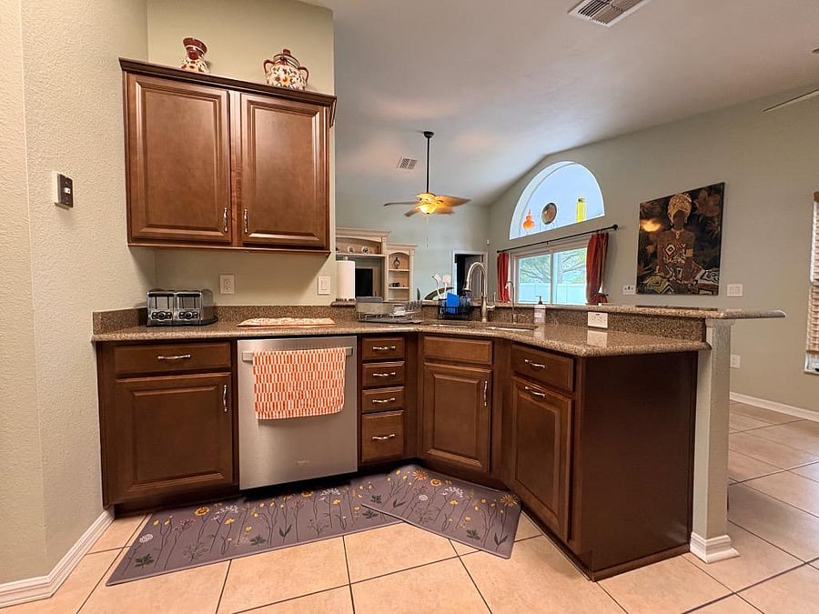 Furnished Finder property 1008608_1 photo 12