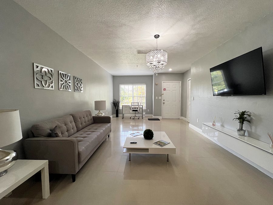 Furnished Finder property 1008618_1 photo 2