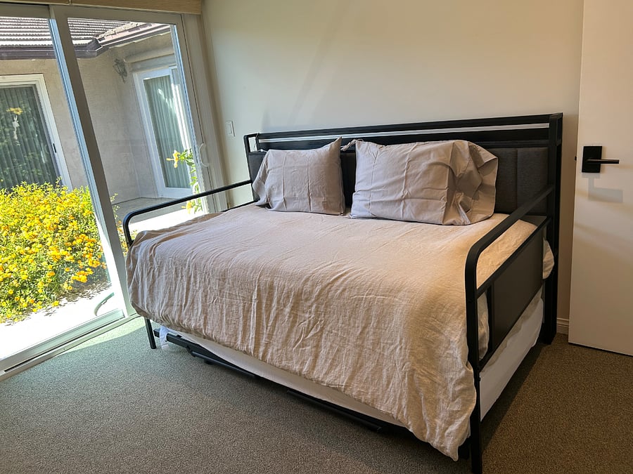 Bedroom 4: 2 Twin Beds or 1 King