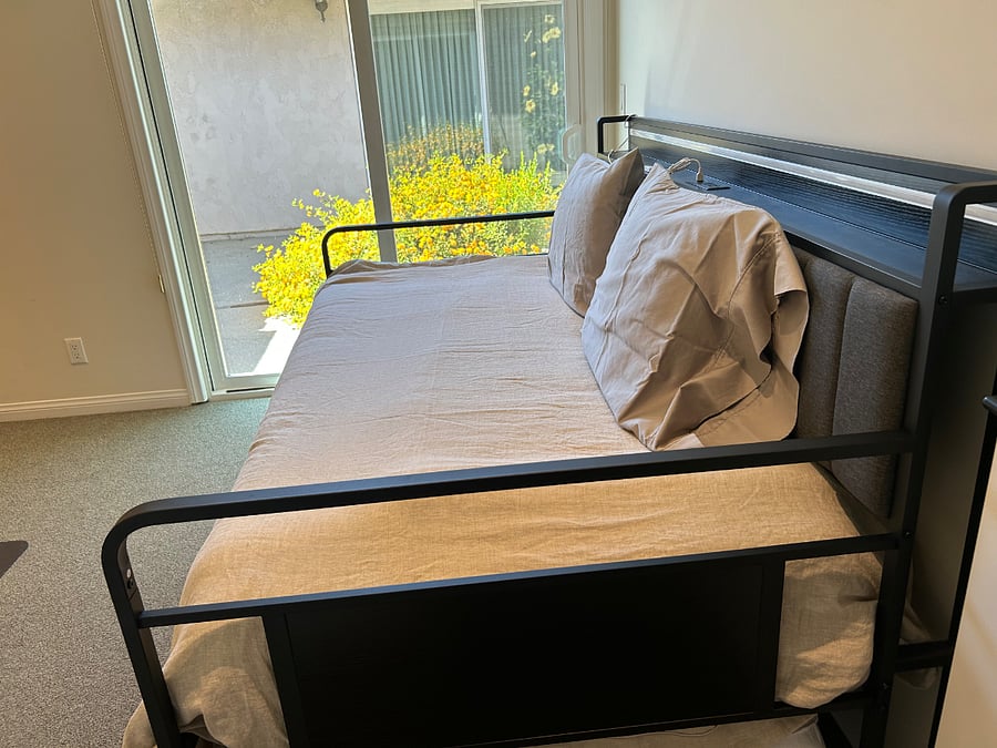 Bedroom 4: 2 Twin Beds or 1 King