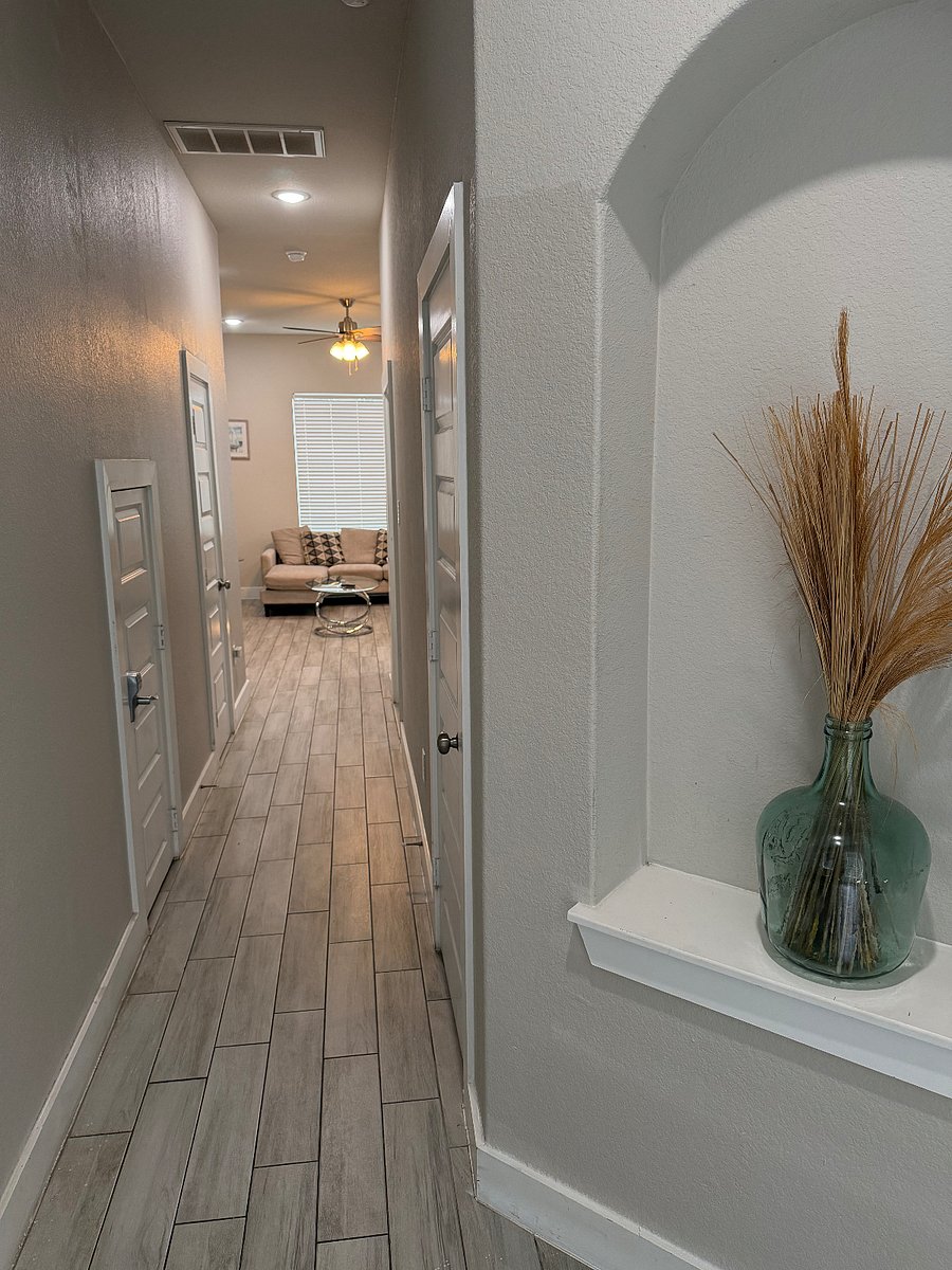 Furnished Finder property 1008708_1 photo 3