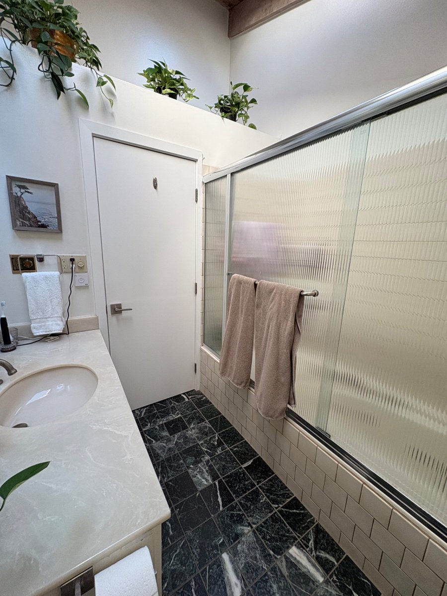 Upstairs bathroom.